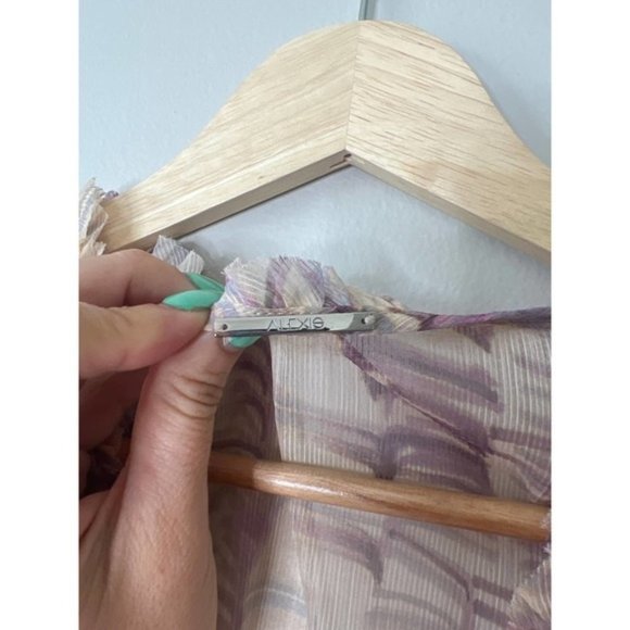 Alexis Samel Ruffle Wisteria Button Down V-Neck Top Women's Multi Size: XS NWOT - Picture 5 of 8